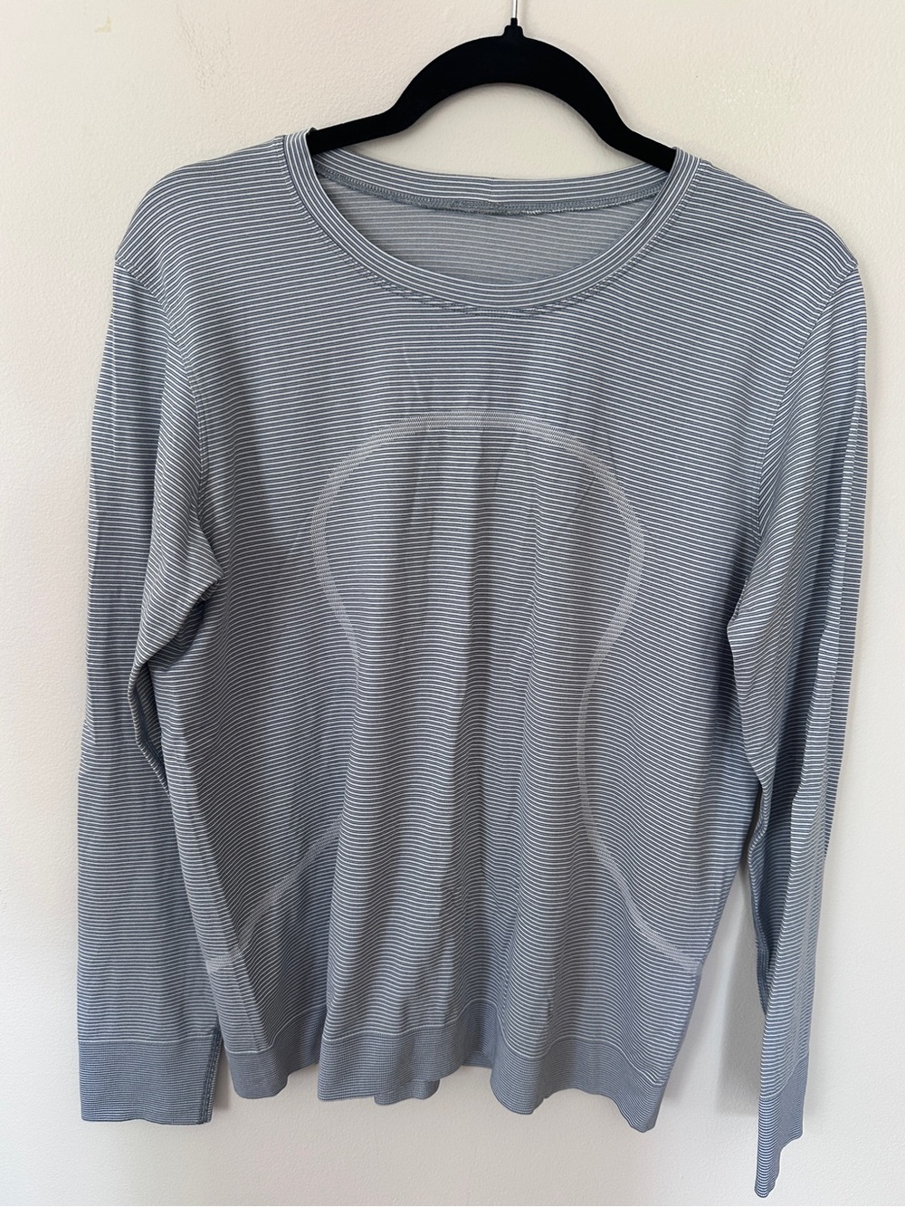 Lululemon Swiftly Relaxed long sleeve shirt Spandex White/Oasis Gray striped 10